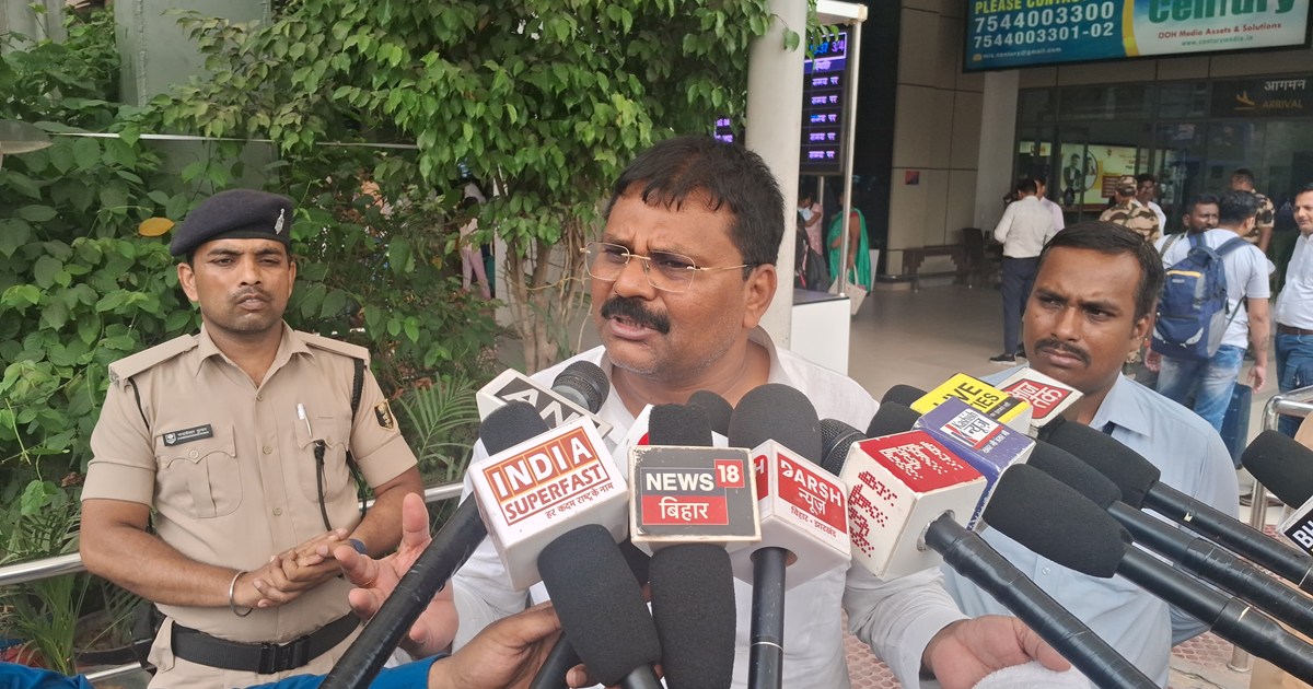 Umesh kushvaha ne Lalu yadv ke aarkdhn vale byan par ghers