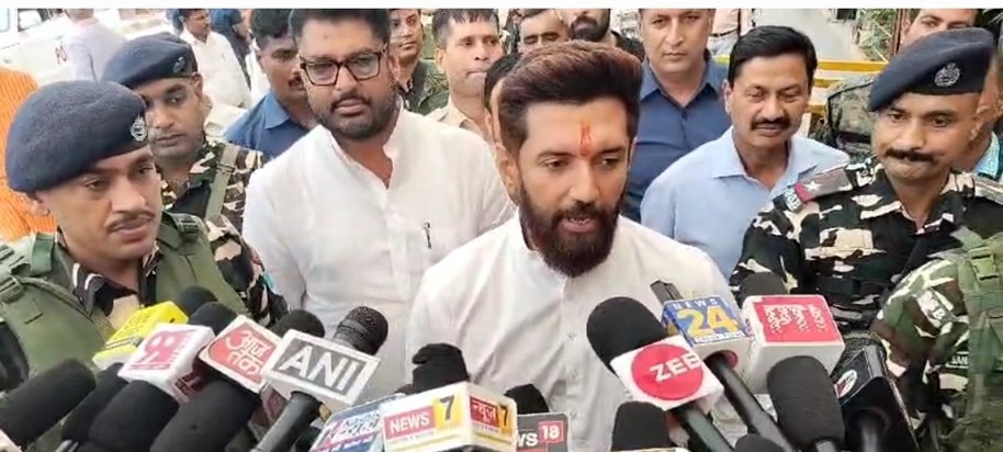 Hindu ki jansankhya km hone par chirag paswan ka byan bichar Hindu ki jansankhya km hone par chirag paswan ka byan bichar