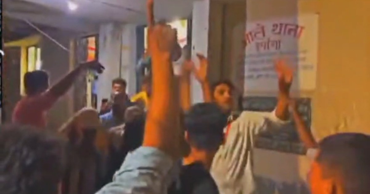 Anti-social elements attacked the police station in Darbhang