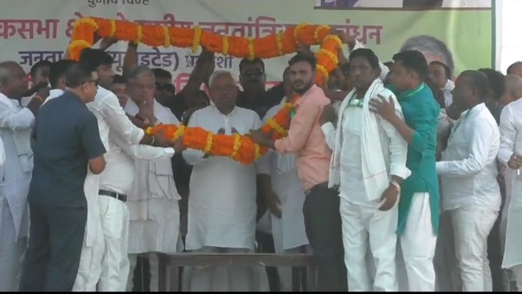 CM Nitish Kumar again reminded of Lalu-Rabri rule, also took