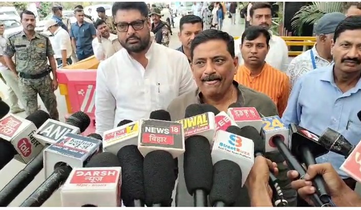 Tejasvi ke job sho pr sanjy jha ka byan Tejasvi ke job sho pr sanjy jha ka byan