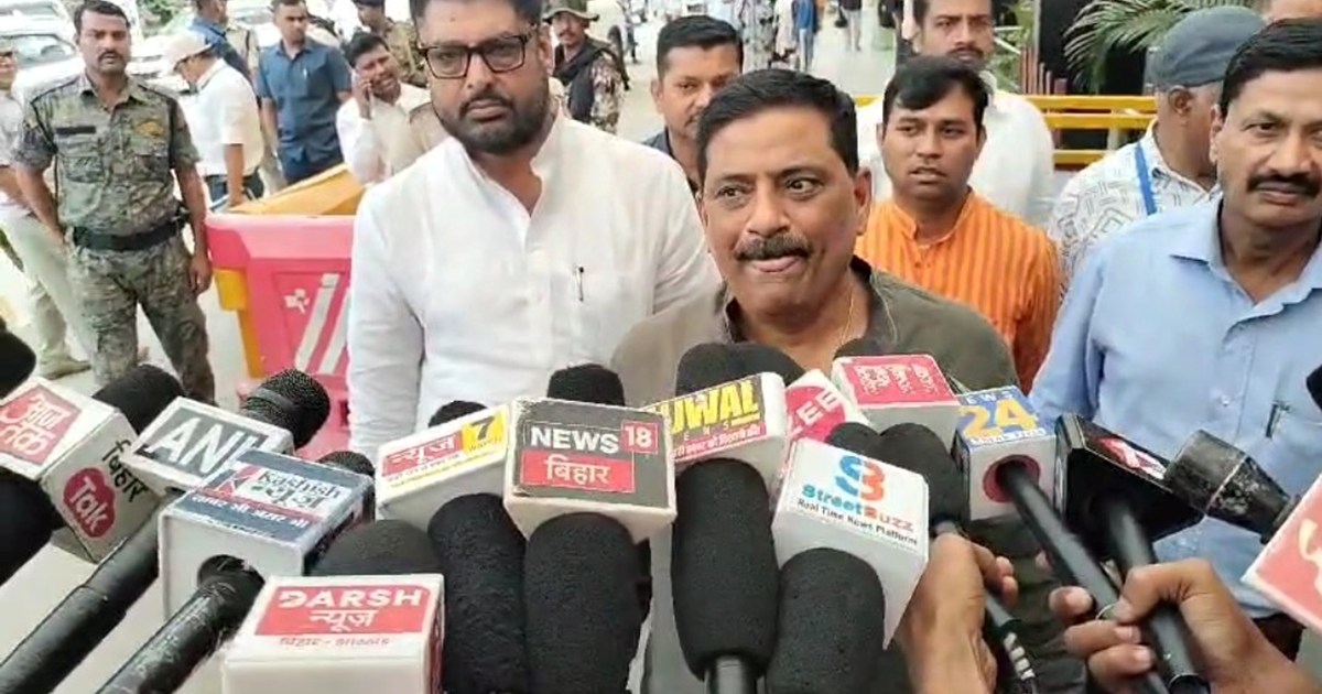 Tejasvi ke job sho pr sanjy jha ka byan