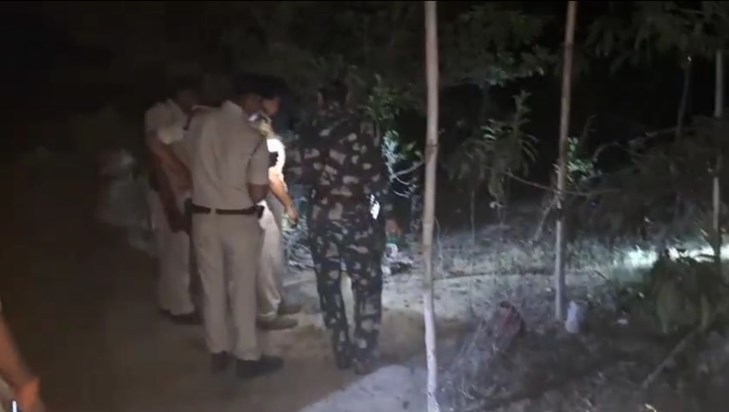 Sensation: Explosion in mosque, two people including Maulana Sensation: Explosion in mosque, two people including Maulana