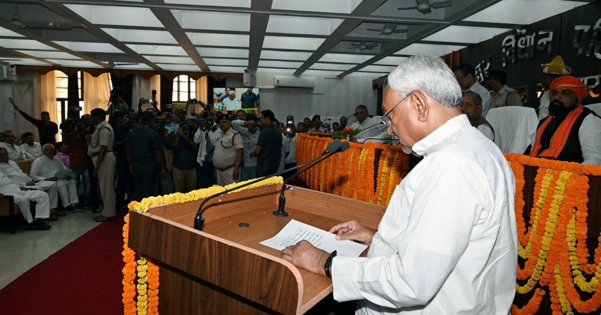 CM Nitish took oath once again amidst the Lok Sabha election