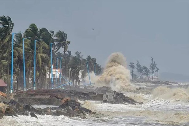 Alert regarding Ramal storm, many flights and train services