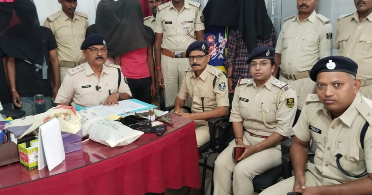 Bank robbery case solved, criminal arrested with weapon