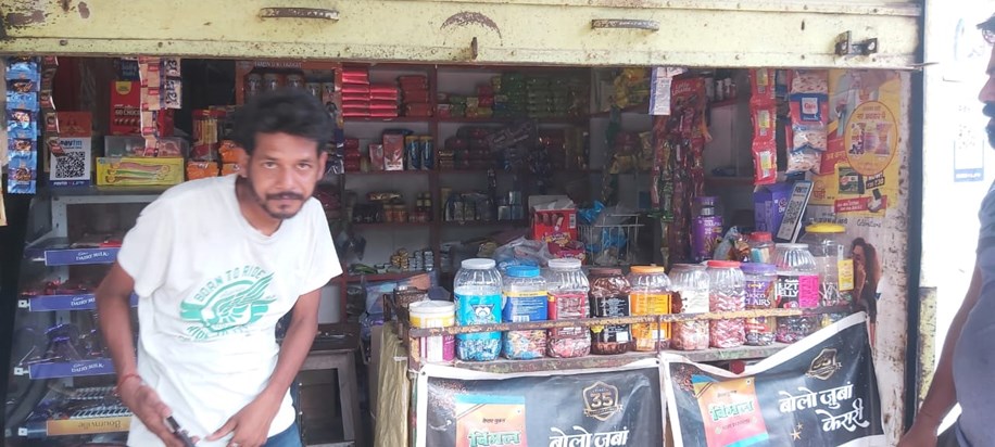 Thieves caught on CCTV stealing gutka instead of biscuits Thieves caught on CCTV stealing gutka instead of biscuits
