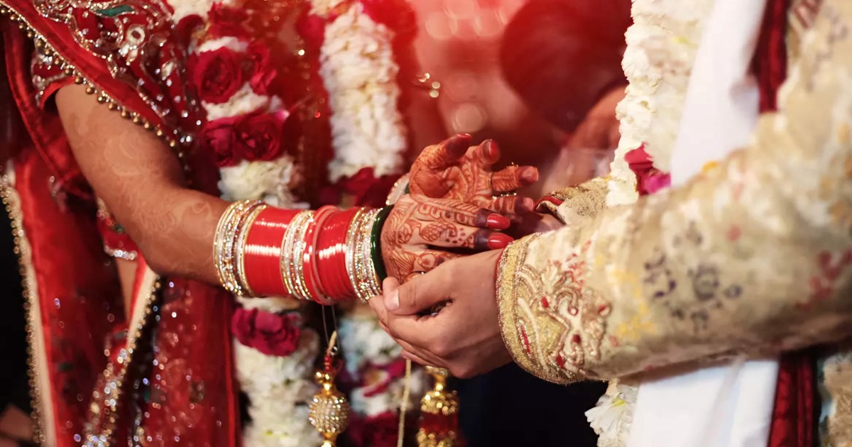 Ajab gajab Damad fell in love with his sasu 