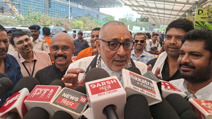 India gthbndhn ke log dporsankh hai ,Giriraj singh