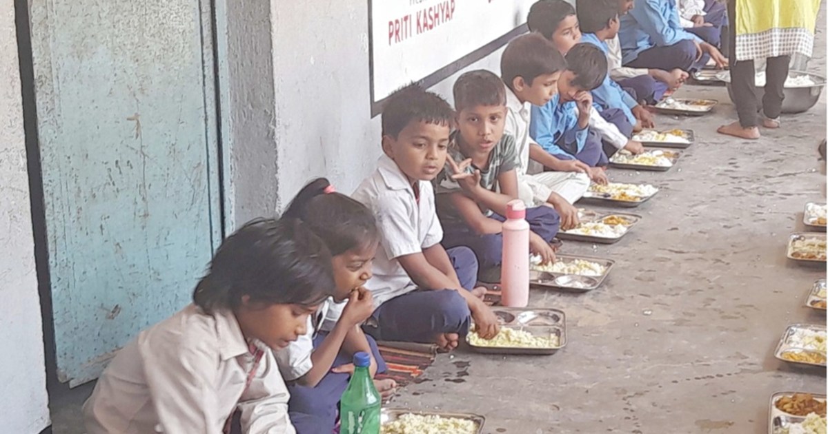 More than 100 children fell ill at the same time and were ad