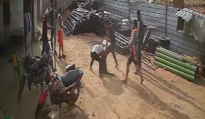 Contractor's guard brutally beaten for not paying extortion Contractor's guard brutally beaten for not paying extortion