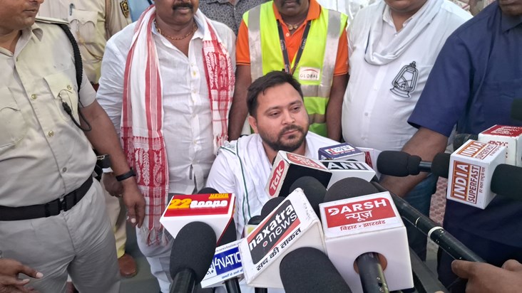 Bjp pr tejasvi ka tanj