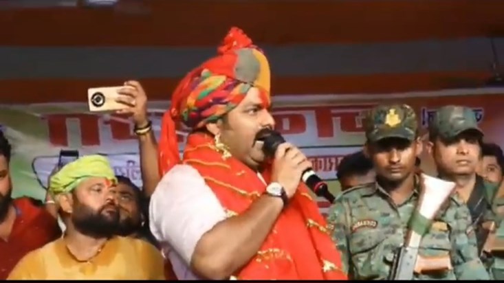 Bhojpuri star Pawan Singh's magic is working