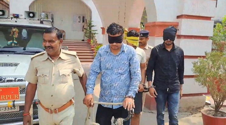 3 criminals arrested with AK-47 amid election process
