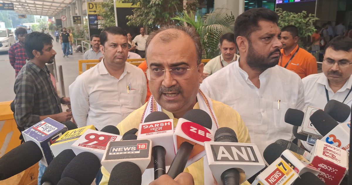 Mntri mangl Pandey ne tejsvwi pr Kiya hmla