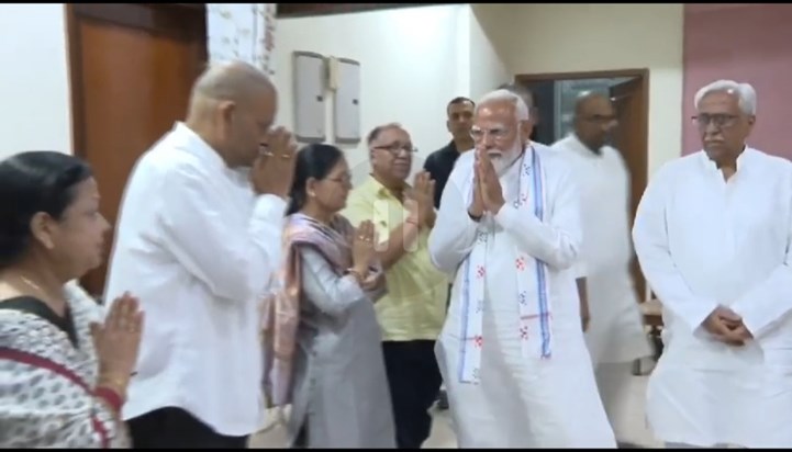 Pm modi in patna, tribute to sushil modi Pm modi in patna, tribute to sushil modi