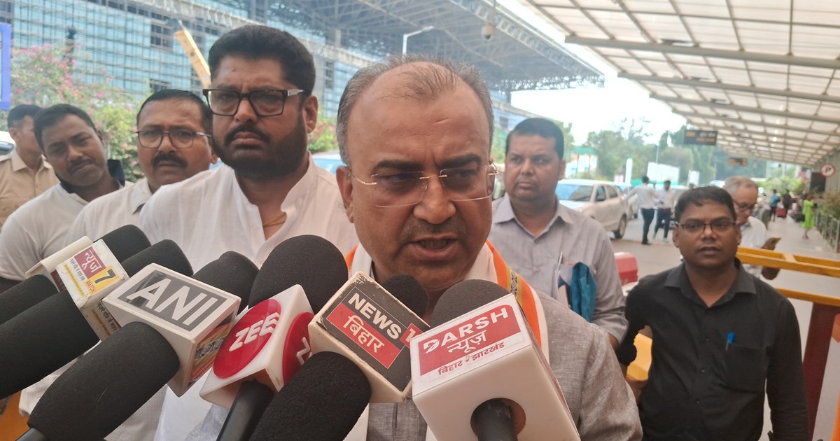 Mangl Pandey ka byan srkar shilsha vibhag ke adhikari par nj