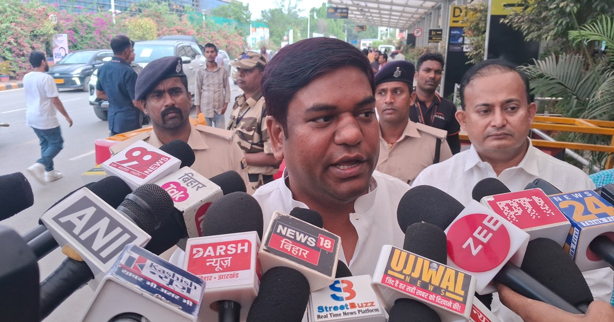 Mukesh sahni ka pm pr aapttijank tippni