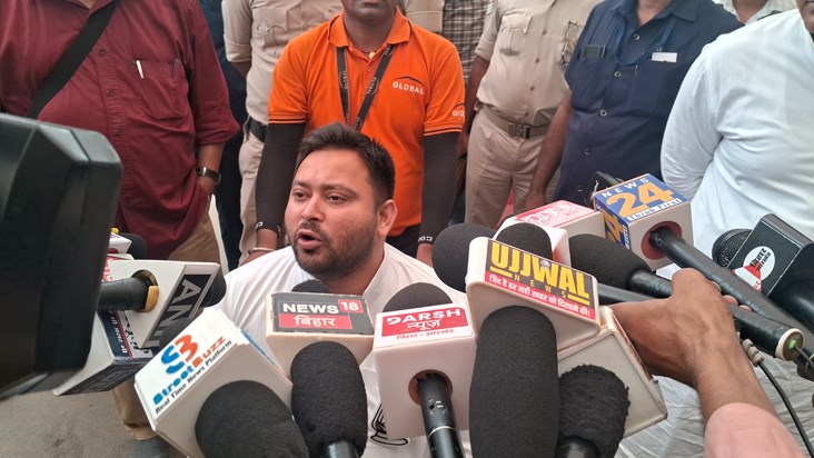 Tejasvi yadv ne adani or Ambani mamle pr pm ko ghera