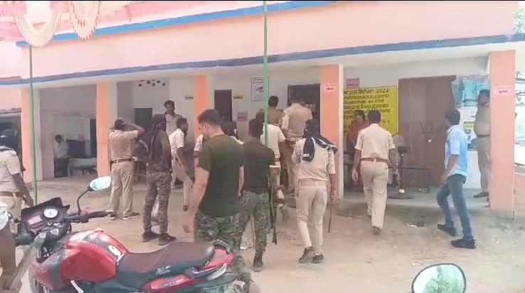 Hundreds of voters of Gopalganj are angry, did not come to v Hundreds of voters of Gopalganj are angry, did not come to v