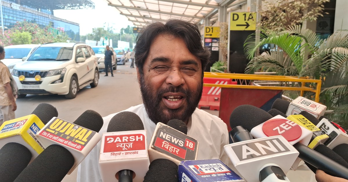 Kk pathk paagl ho gae hai , bjp mlc navl kishor