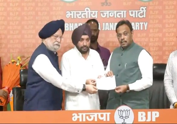 Arvinder Singh Lovely joined BJP along with his colleagues