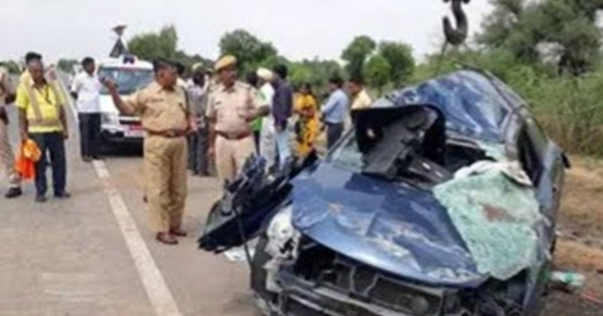 Horrible road accident, 8 people including a policeman died