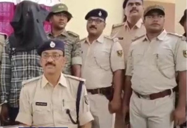 Mukhiya husband and a criminal with a reward of Rs 1 lakh ar Mukhiya husband and a criminal with a reward of Rs 1 lakh ar