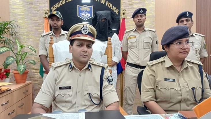 GAYA police arrested a criminal with a reward of Rs 2 lakh GAYA police arrested a criminal with a reward of Rs 2 lakh