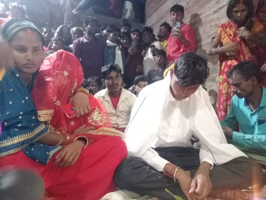 When the lover reached to meet his girlfriend at midnight, When the lover reached to meet his girlfriend at midnight,
