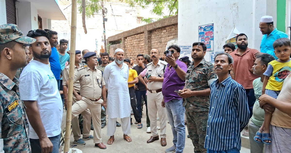 Firing on police team which went to catch criminals, one got