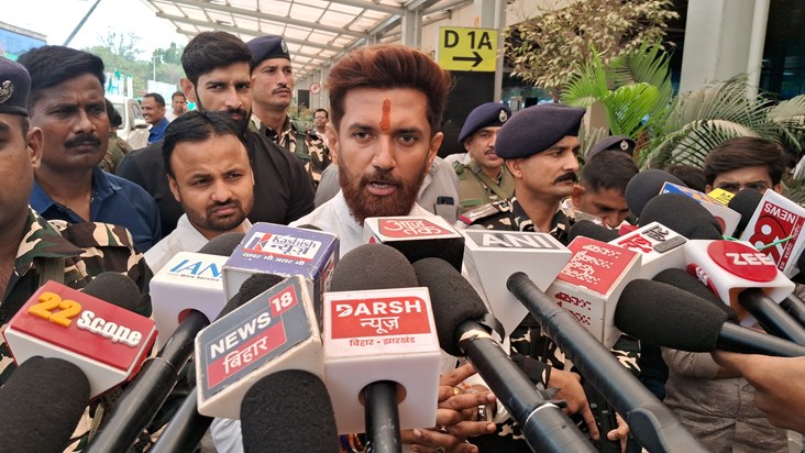 Tejasvi ki 200 sbha pura hone pr kek katne pr chirag kaktaks