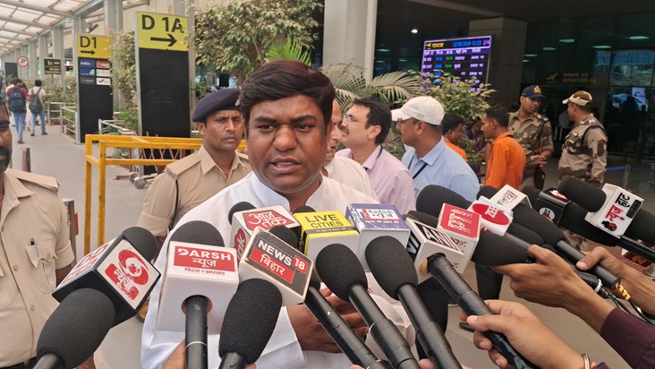 Mukesh sahni ne pm pr sadha nishana Mukesh sahni ne pm pr sadha nishana