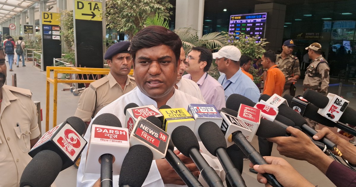 Mukesh sahni ne pm pr sadha nishana