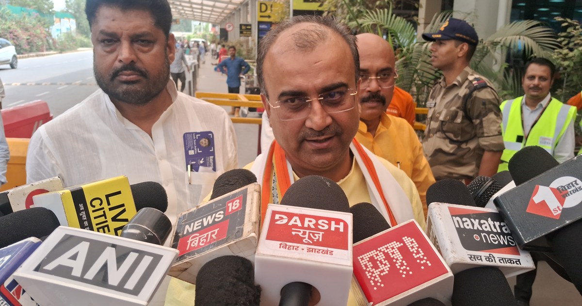 Mmta bnrji par bole mantri Mangal pandey