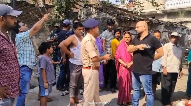Hangama on bogus vote in West Champaran Hangama on bogus vote in West Champaran
