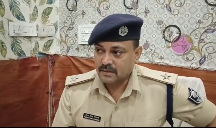 He used to harass school going girls, police immediately arr He used to harass school going girls, police immediately arr