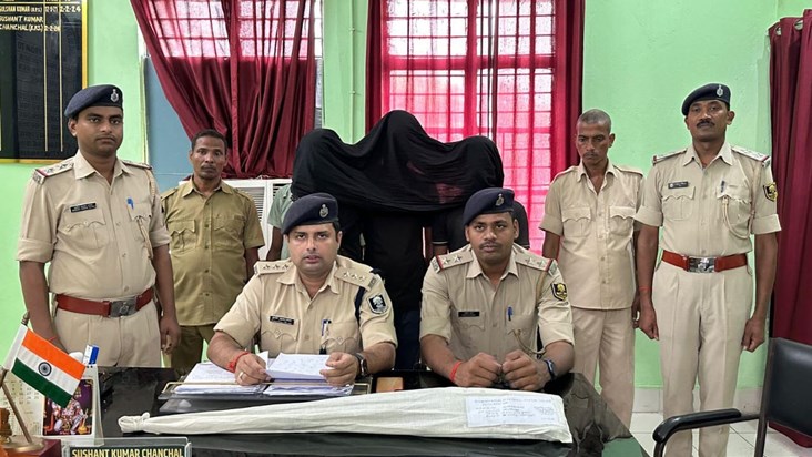 Two brothers arrested with rifles in Gaya at the age of thre