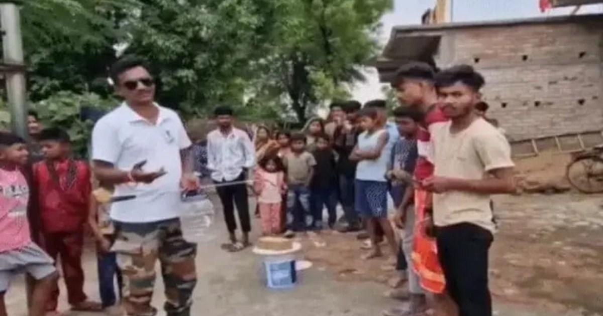 The young man who rescued 2000 snakes himself became a victi