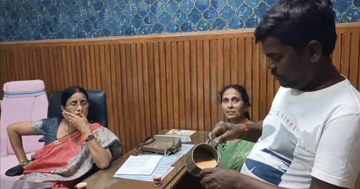 Honorable public representatives and officials drank tea wor