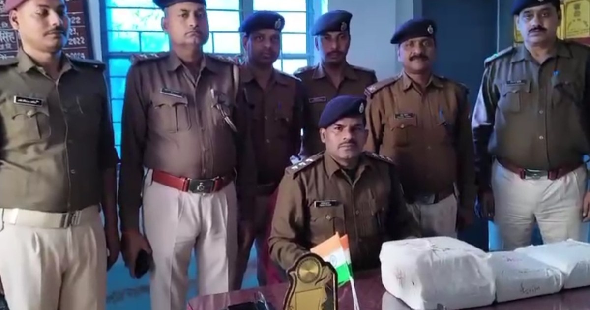 Strange game of railway police, filled stones in packets of 