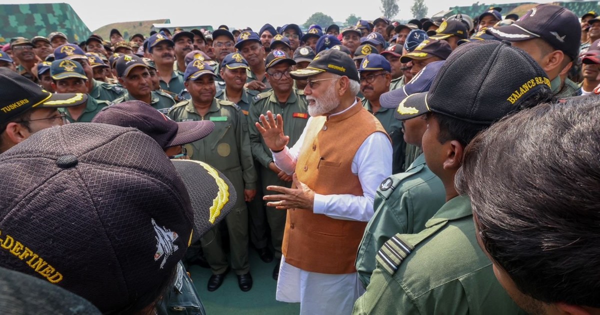 PM Modi arrived among the soldiers, gave a message to the fa