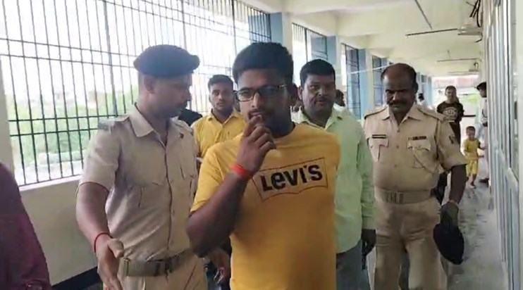 The court has given a big punishment to two culprits who sta