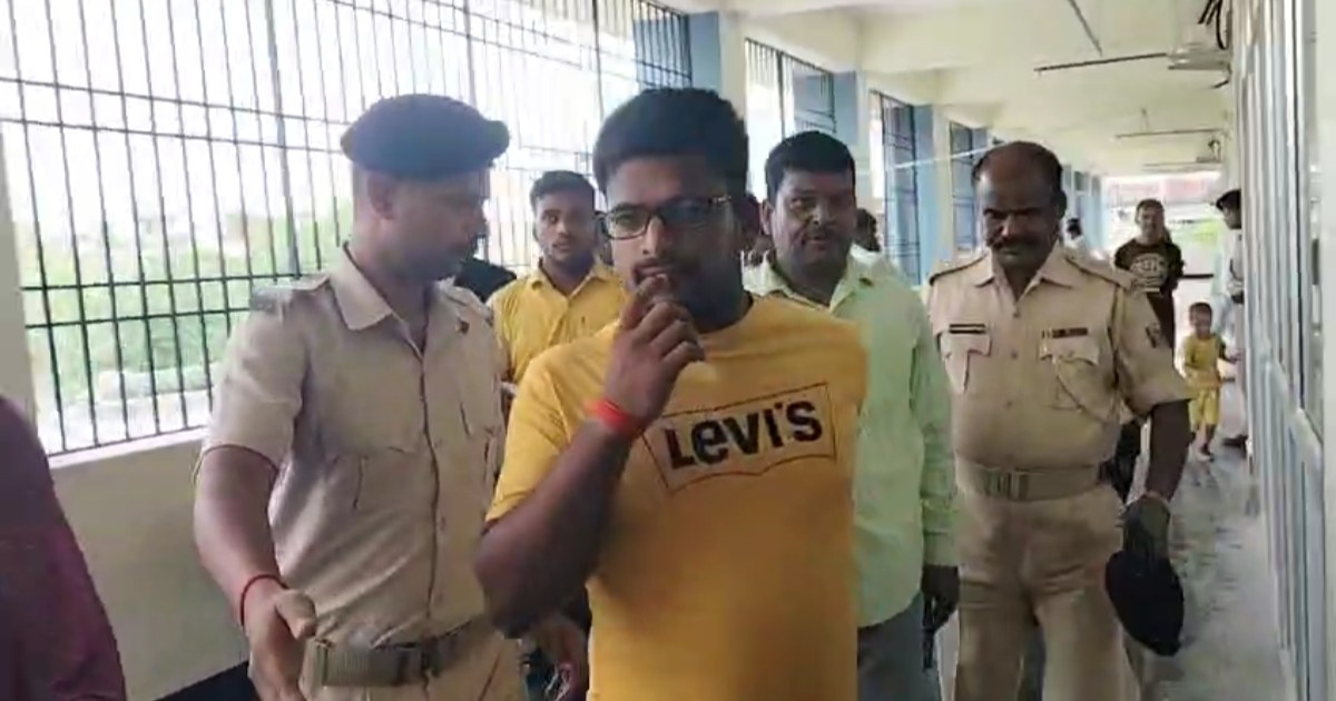 The court has given a big punishment to two culprits who sta