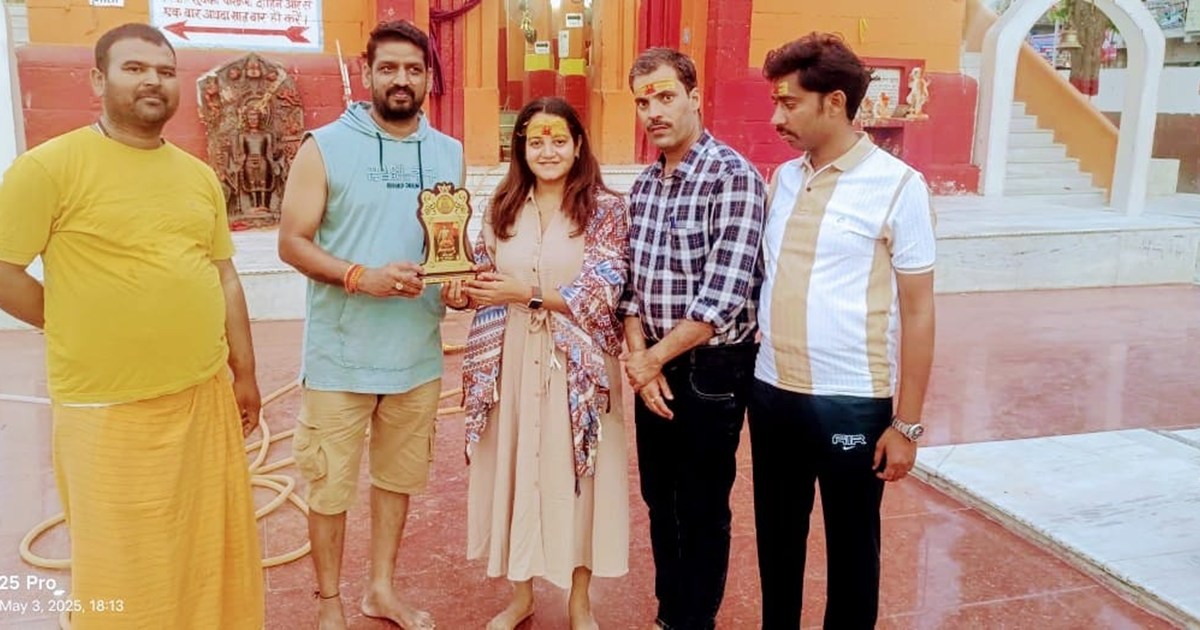 Singer Ishrat Jahan offered prayers at Aurangabad Sun Temple