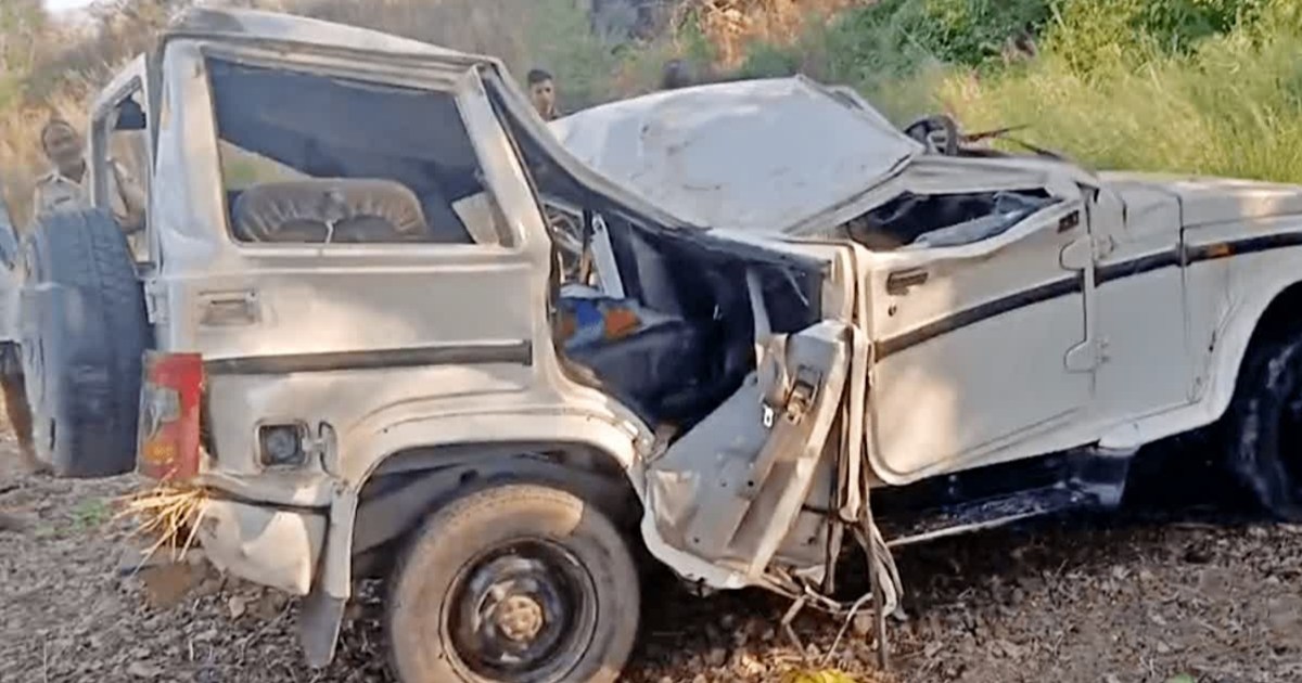 A policeman died while chasing a liquor smuggler.