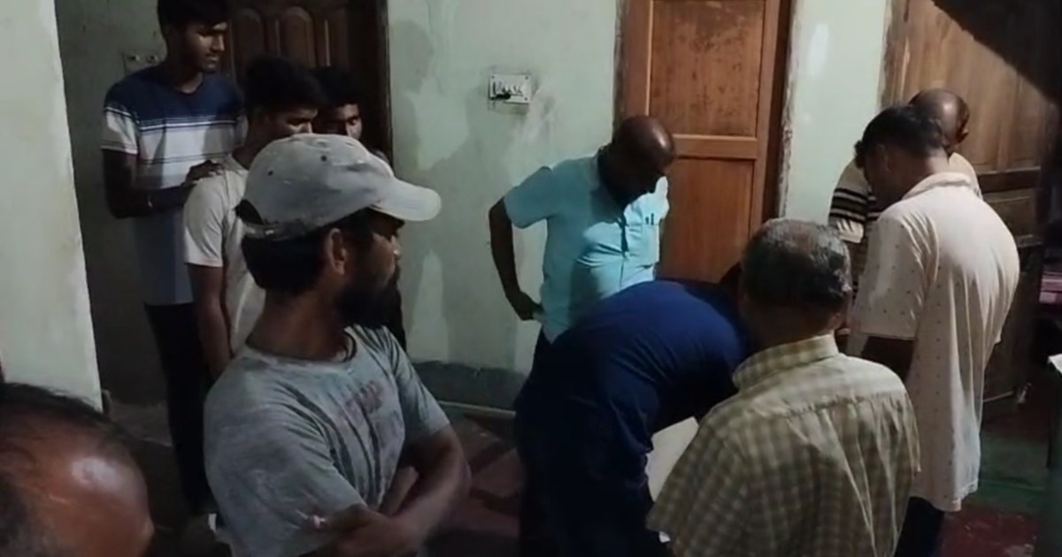 Dead body of 11th class student found in room in Bhagalpur