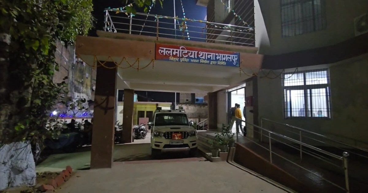 Police team attacked after action against illegal liquor smu