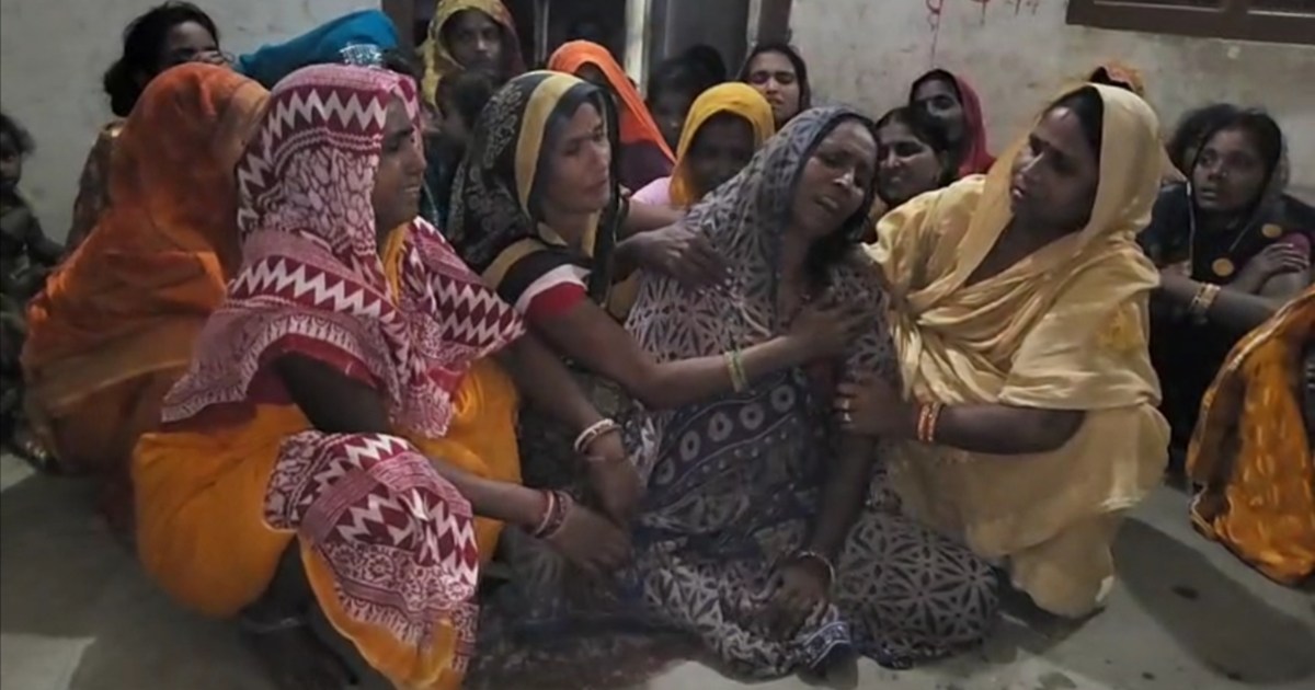 In Supaul, the bullies killed an old barber by chopping him 