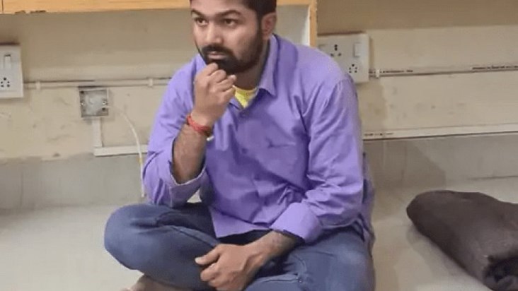 Doctor se viwaad ke daruan Manish Kashyap ki jamkar hui dhul